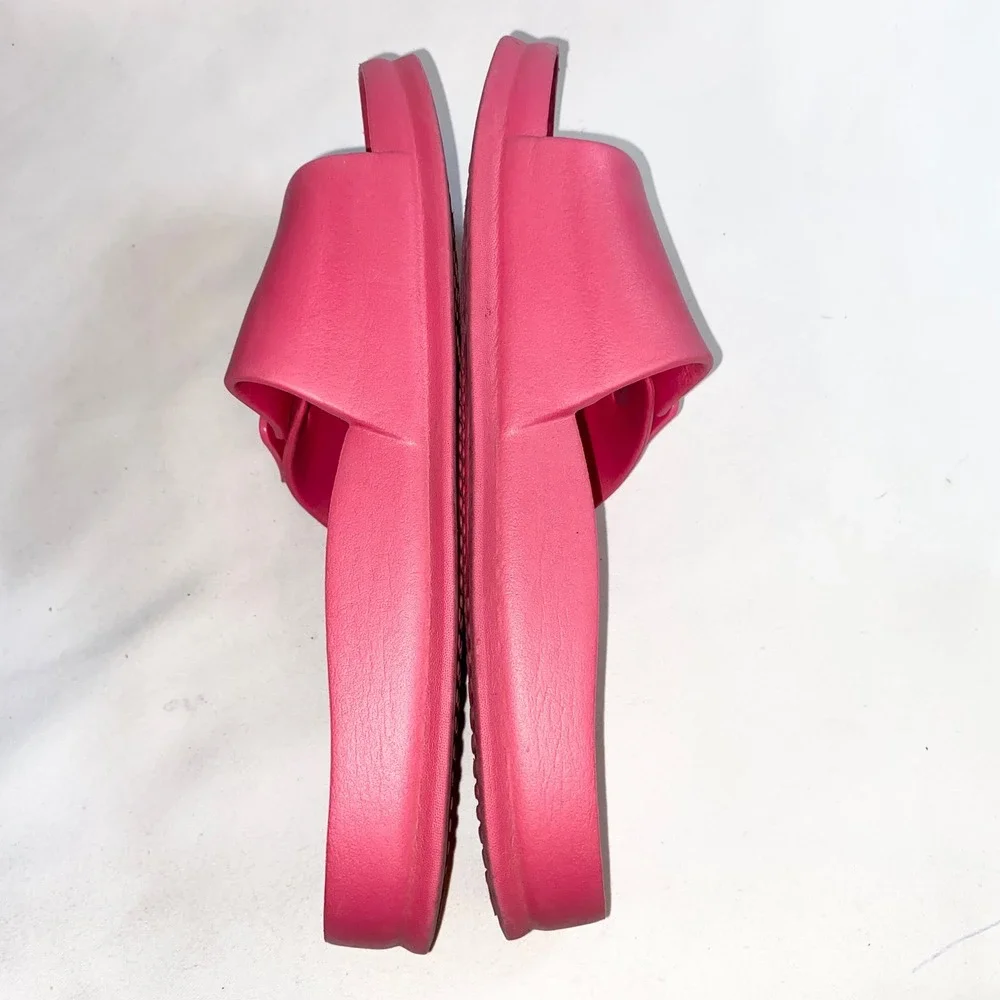 Mudd Hot Pink Buckle Slide Sandals Womens Summer Beach Shoes Vacation Waterproof